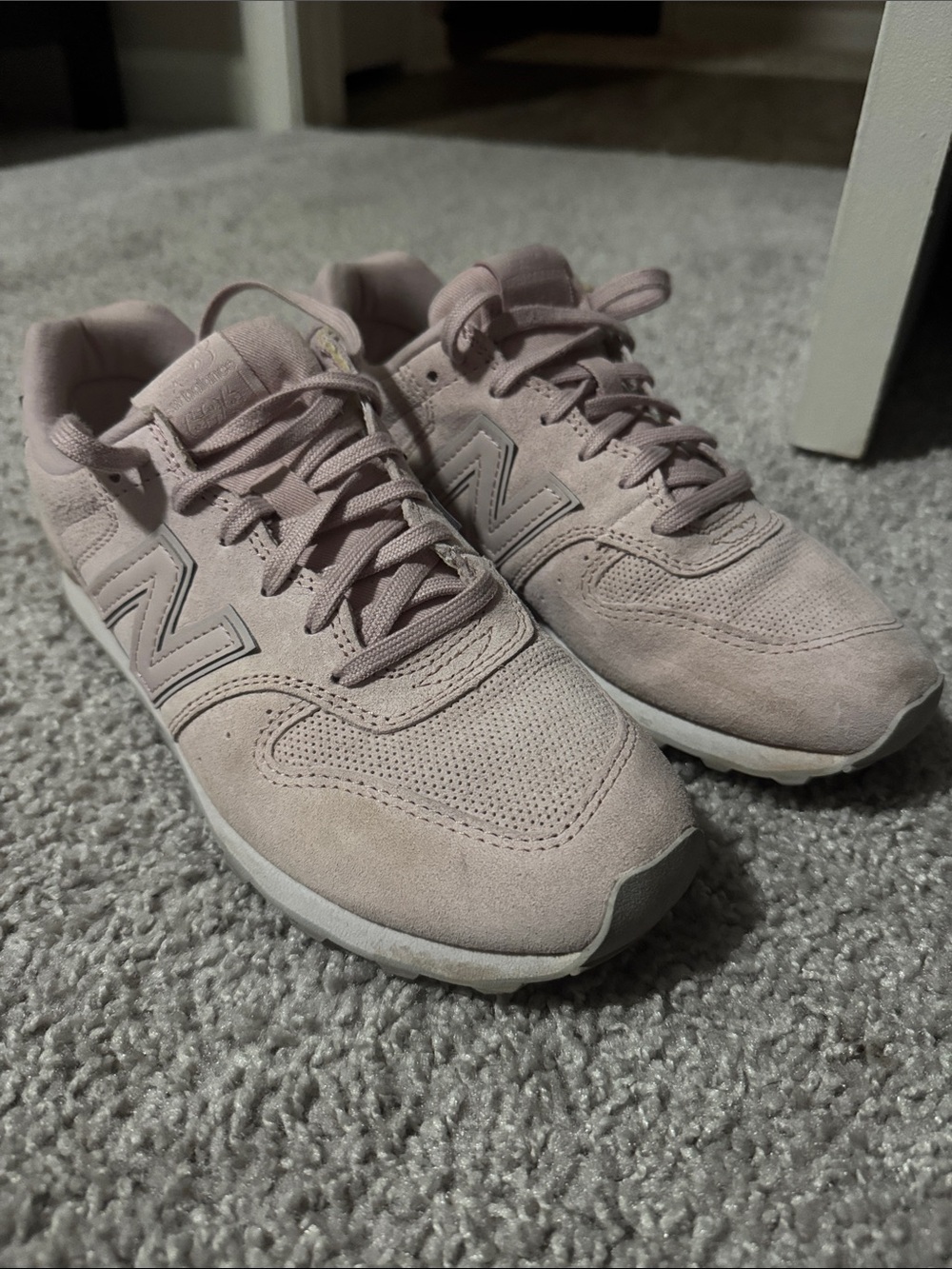 New Balance 696 Sneakers